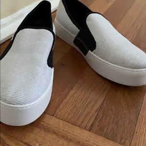 NEW 1. State Waylan slip on sneakers